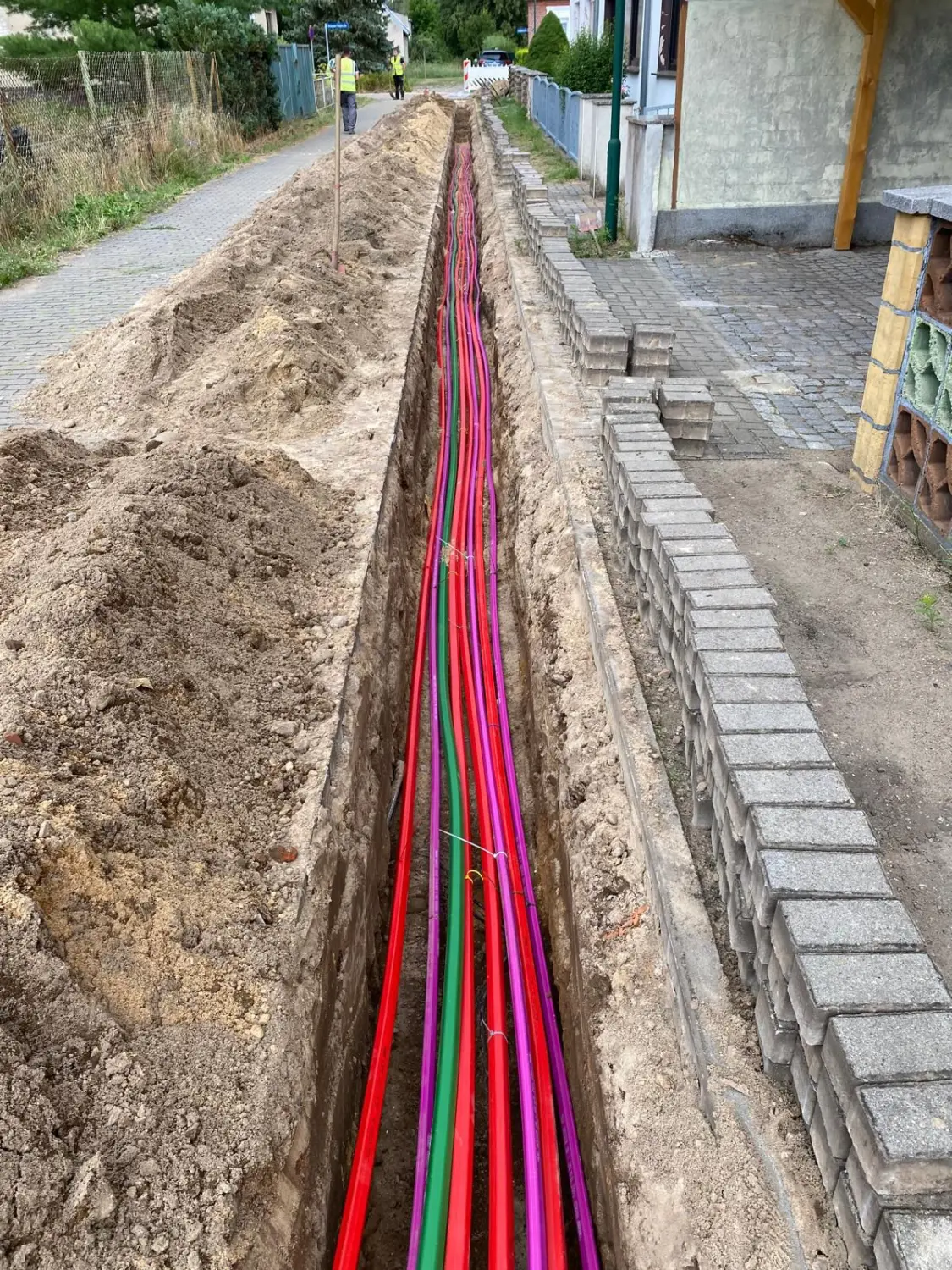 Sümbül, Kabelleitungen